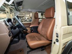 Toyota Land Cruiser (Imported) LC71 4.0L Automatic - ფოტო 6