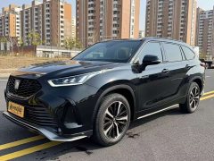 Toyota Crown Venza 2.5L HEV AWD Premium - ფოტო 1