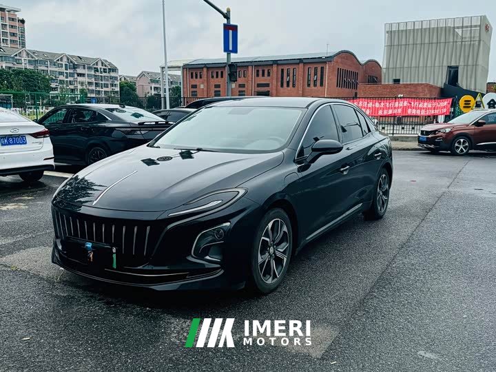 Hongqi E-QM5 Charging Qixiang Edition