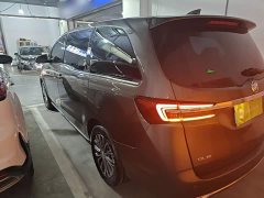 Buick GL8 Land Business Class Smart Edition - ფოტო 4