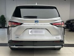 Toyota Sienna 2.5L Hybrid Premium Edition - photo 11