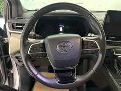 Toyota Sienna 2.5L Hybrid Premium Edition - photo 3