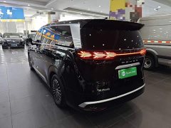 Denza D9 DM-i 970 AWD Flagship - фото 4