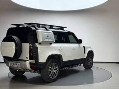 Land Rover Defender Facelift 110 3.0T P400 Dark Edition - ფოტო 4