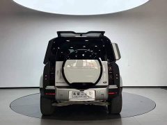 Land Rover Defender Facelift 110 3.0T P400 Dark Edition - ფოტო 5