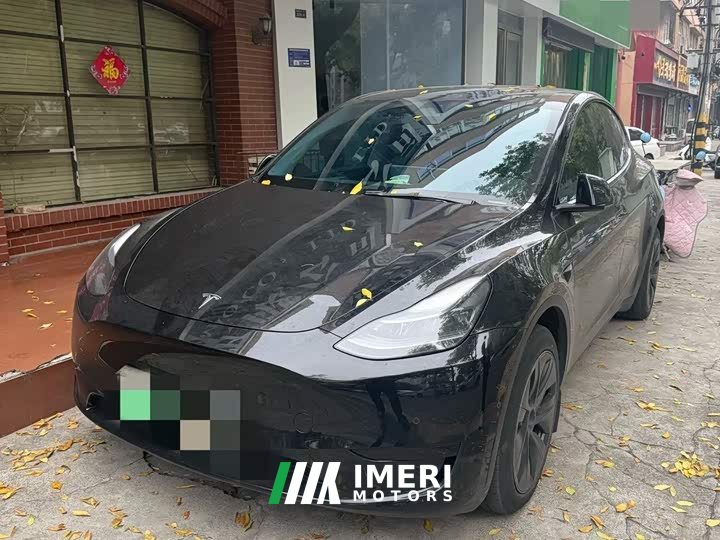 Tesla Model Y Rear-Wheel Drive - автомобиль из Китая
