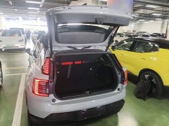 Volvo EX30 Rear-Wheel Drive Extended Range Ultra - фото 18