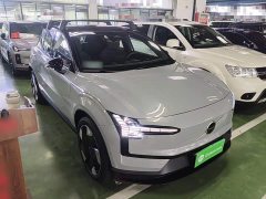 Volvo EX30 Rear-Wheel Drive Extended Range Ultra - фото 3