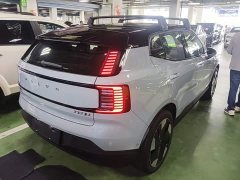 Volvo EX30 Rear-Wheel Drive Extended Range Ultra - фото 6