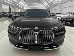 BMW 7 Series 735Li Luxury Package - ფოტო 2