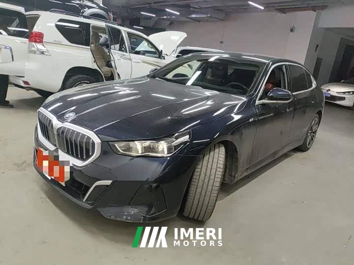 BMW 5 Series 530Li Premier M Sport Package - автомобиль из Китая