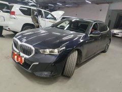 BMW 5 Series 530Li Premier M Sport Package - фото 1