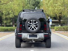 Land Rover Defender 110 P400 Dark Edition - photo 5