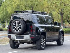 Land Rover Defender 110 P400 Dark Edition - photo 6
