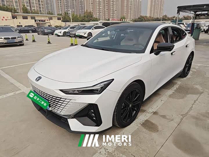 Changan UNI-V 1.5T Premium - автомобиль из Китая