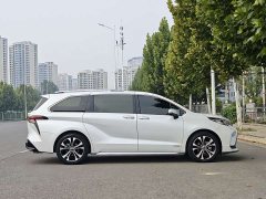 Toyota Grevias 2.5L Hybrid Premium Plus Edition - ფოტო 12