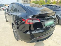 Tesla Model Y Rear-Wheel Drive - ფოტო 4