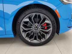 Ford Focus Sedan EcoBoost 180 Automatic ST Line - ფოტო 6
