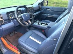 Voyah Boulevard Light Chaser Exclusive 2.3T diesel automatic four-wheel drive axle - фото 3