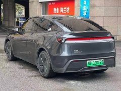Tesla Model Y Rear-Wheel Drive Launch Edition - фото 9