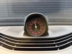 Porsche Taycan - фото 16