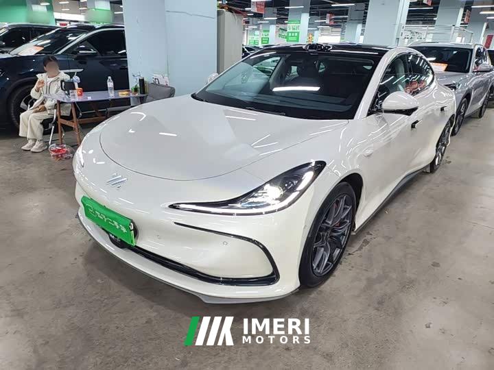 IM Motors Zhiji L6 Max Standard Edition