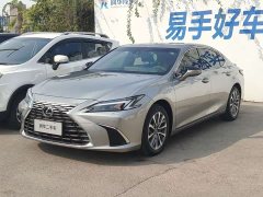 Lexus ES 300h Premium Edition - ფოტო 1