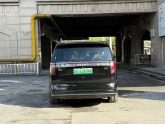 Zeekr 009 Six-Seat Executive AWD 108kWh - photo 8