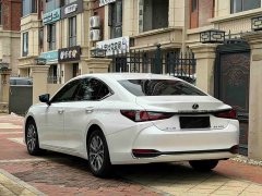 Lexus ES 200 Excellence Edition - ფოტო 7