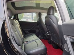 Tesla Model Y Rear-Wheel Drive - ფოტო 9