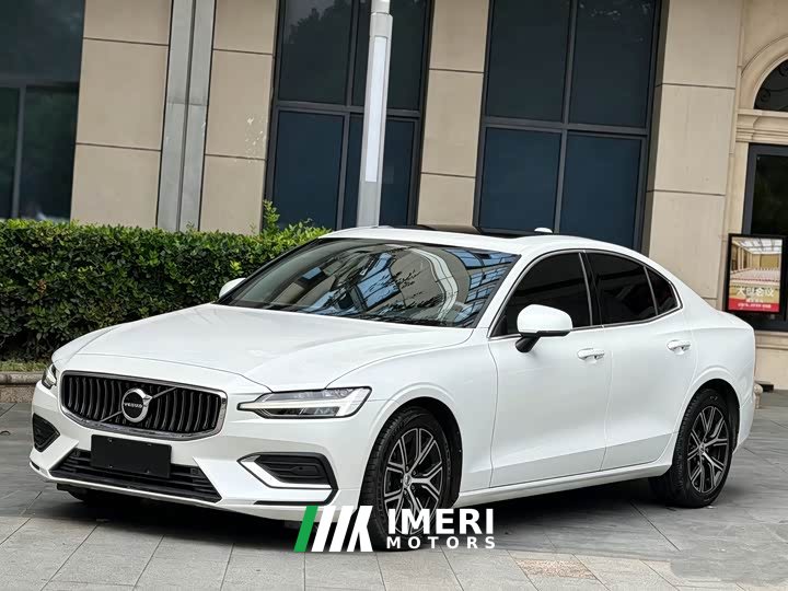 Volvo S60 B4 Smart Luxury Edition - ავტომობილი ჩინეთიდან