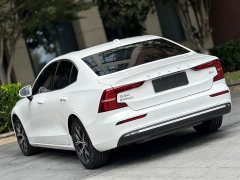Volvo S60 B4 Smart Luxury Edition - ფოტო 8