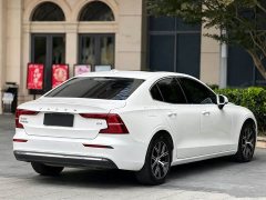 Volvo S60 B4 Smart Luxury Edition - ფოტო 9
