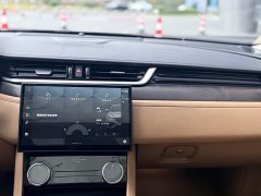 Jaguar XFL 2.0T P250 Two-Wheel Drive Premium Luxury Edition - фото 16
