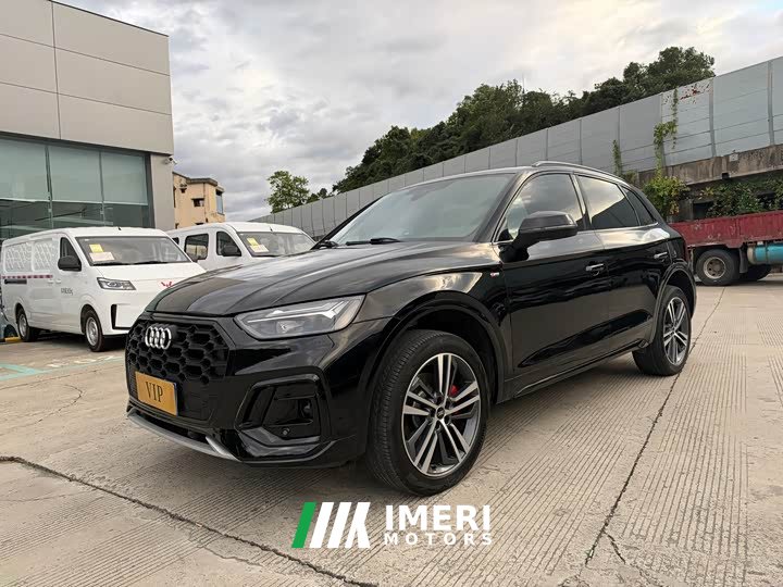Audi Q5L 40 TFSI Luxury Dynamic - ავტომობილი ჩინეთიდან