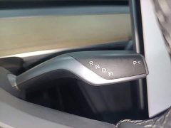 Tesla Model Y Rear-Wheel Drive - ფოტო 13