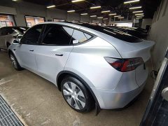 Tesla Model Y Rear-Wheel Drive - ფოტო 4