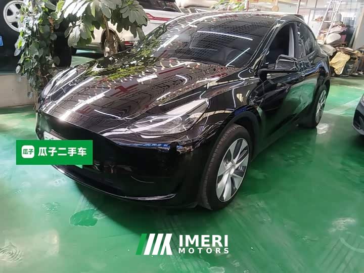 Tesla Model Y Facelift Rear-Wheel Drive