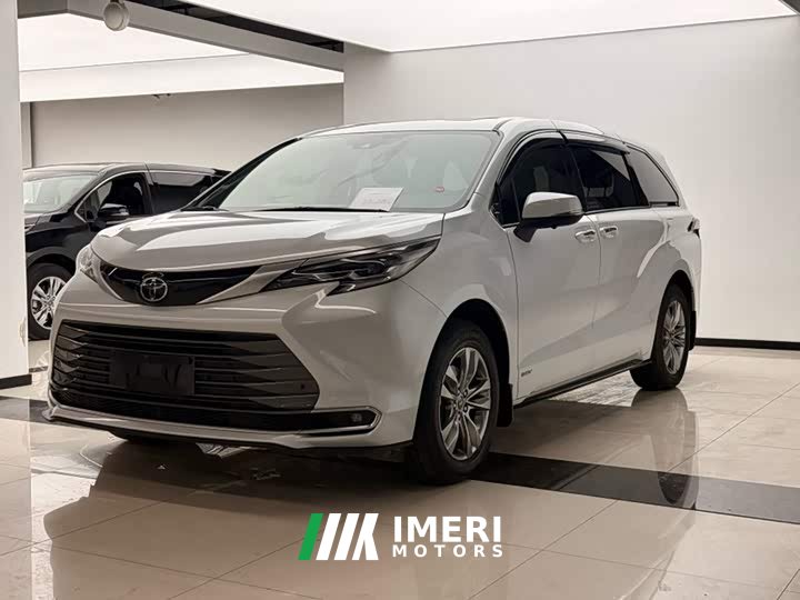 Toyota Sienna 2.5L Hybrid AWD Luxury - car from China