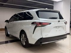 Toyota Sienna 2.5L Hybrid AWD Luxury - photo 6