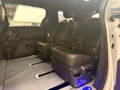 Toyota Sienna 2.5L Hybrid AWD Luxury - photo 9