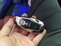 FAW Hongqi H5 PHEV 130 Super Hybrid Edition - photo 8