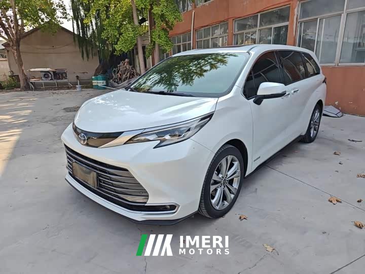Toyota Sienna 2.5L Hybrid Premium Edition