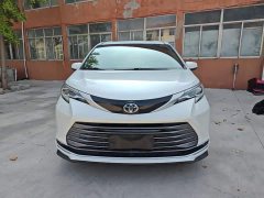 Toyota Sienna 2.5L Hybrid Premium Edition - photo 2