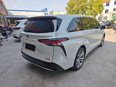 Toyota Sienna 2.5L Hybrid Premium Edition - photo 4