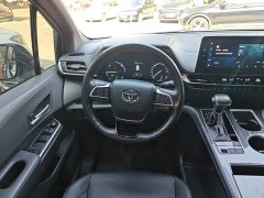 Toyota Sienna 2.5L Hybrid Premium Edition - photo 6