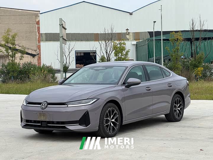 Volkswagen Passat Plug-in Hybrid ePro Flagship Edition