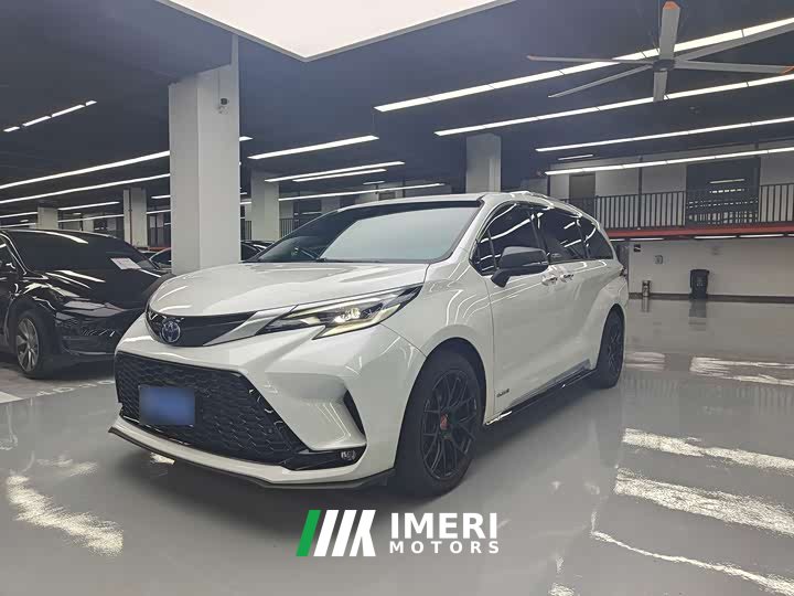 Toyota Sienna 2.5L Hybrid Platinum Edition