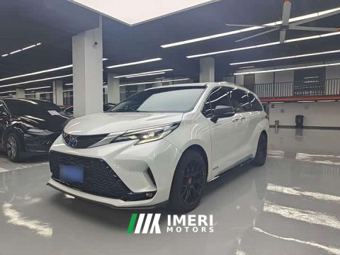 2022 Toyota Sienna 2.5L Hybrid Platinum Edition