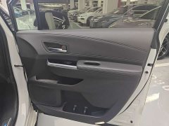 Toyota Sienna 2.5L Hybrid Platinum Edition - photo 10
